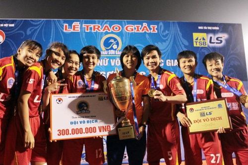 HLV Đoàn Thị Kim Chi bị phạt nặng vì sự cố hy hữu tại giải VĐQG nữ Việt Nam
