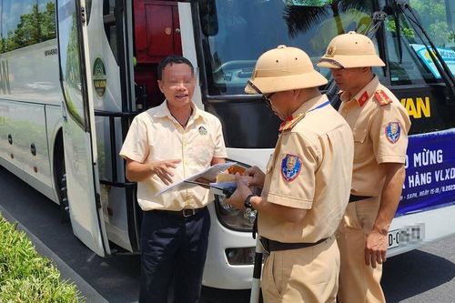 Đề xuất trừ điểm bằng lái để buộc tài xế ý thức hơn