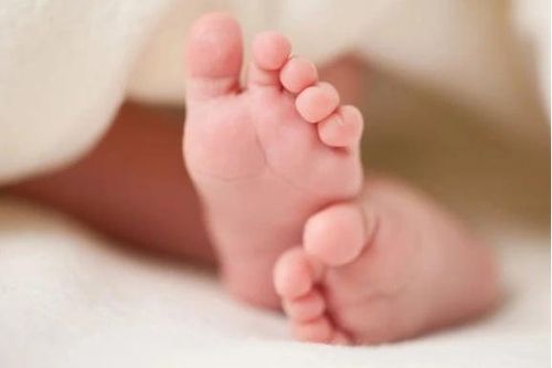 Cha mẹ thường ép trẻ đi tất khi ngủ nhưng lại không hay biết sự thật này