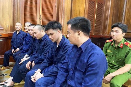 Lãnh án tù vì rủ bạn đột nhập nhà sếp trộm gần 2 tỉ đồng