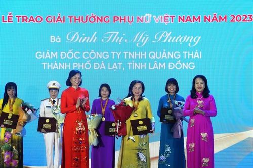 Giám đốc Quảng Thái Đà Lạt nhận giải thưởng Phụ nữ Việt Nam năm 2023