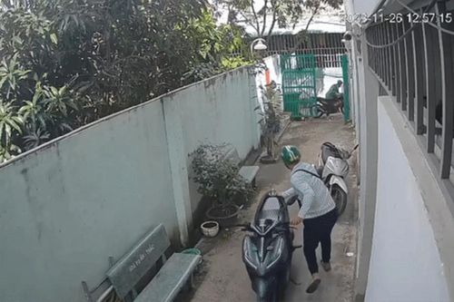 2 thanh niên 'cuỗm' xe máy ngay trước dãy trọ chỉ trong vòng 10 phút