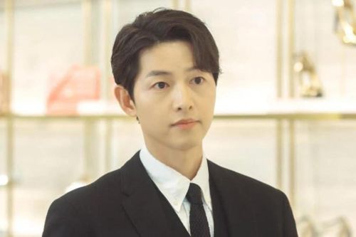 Song Joong Ki xung phong làm chủ hôn tại một đám cưới thế kỷ, phản ứng của gia chủ mới gây sốc