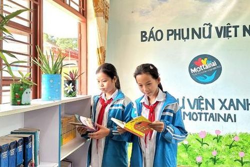 Báo Phụ nữ Việt Nam trao tặng Thư viện Xanh Mottainai cho trường THCS Hoàng Ngân