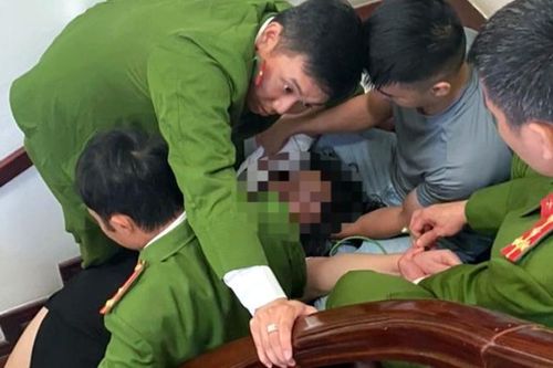 Hà Nội: Giải cứu thành công người phụ nữ có ý định tự tử từ tầng 5 khách sạn