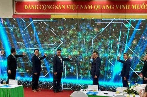 Hà Nội: Khai trương thí điểm dịch vụ hệ thống thẻ vé điện tử liên thông đa phương thức