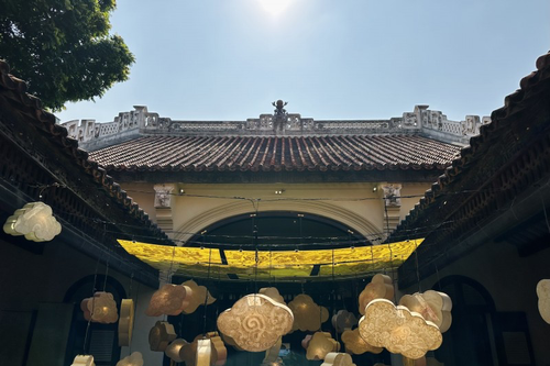 Thấy gì ở triển lãm 'THẮM'