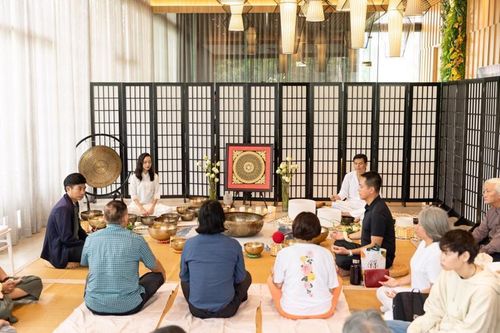 Trải nghiệm trị liệu 'tắm âm thanh' thiết kế độc quyền dành cho cư dân Blue Zones
