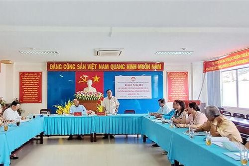 UBMTTQVN TP. Châu Đốc lấy ý kiến góp ý đối với người giữ chức vụ do HĐND thành phố bầu hoặc phê duyệt