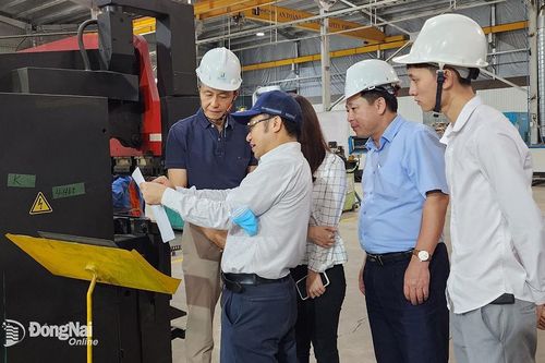 Doanh nghiệp tăng tốc cho sản xuất cuối năm