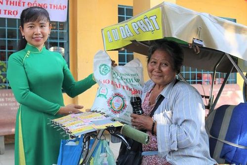 Tiếp sức người nghèo vượt qua khó khăn