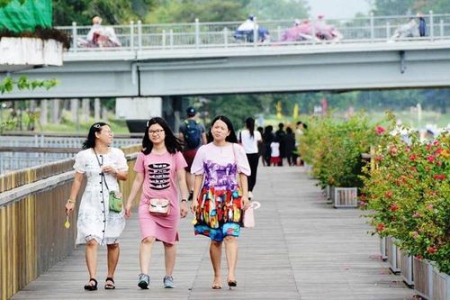 Tính đặc trưng của Huế còn được thể hiện từ những lan can cầu