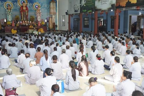 Đà Nẵng: Khóa tu 'Một ngày an lạc' tại chùa Bà Đa