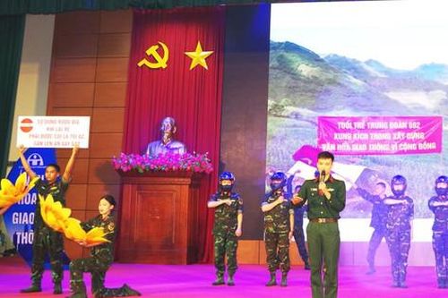Cán bộ, chiến sĩ Bộ Tư lệnh Thủ đô Hà Nội: Ý thức cao khi tham gia giao thông