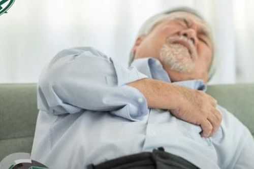 Ngưng thuốc và tái khám muộn, người đàn ông đột quỵ ngay trước mặt bác sĩ
