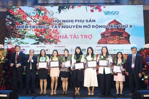 Gel chống dính Singclean đồng hành cùng Hội nghị Phụ sản miền Trung - Tây Nguyên mở rộng