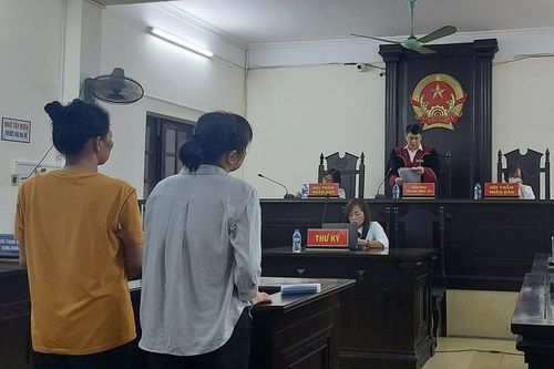 Người đàn ông dùng xăng định tự tử vì bị hai phụ nữ đến nhà 'ăn vạ'