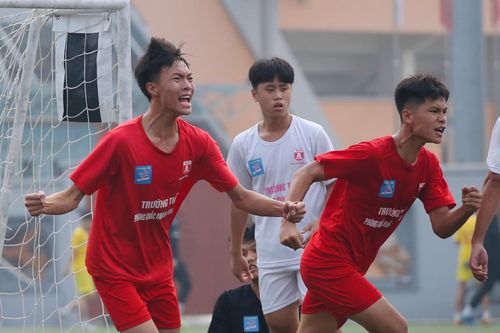 Màn ngược dòng đầy cảm xúc của THPT Phùng Khắc Khoan