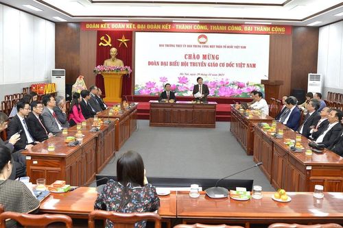 BẢN TIN MẶT TRẬN: Đoàn đại biểu Hội Truyền giáo Cơ đốc Việt Nam đến chào thăm UBTƯ MTTQ Việt Nam