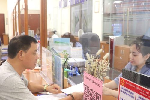 'Ngày thứ Tư tốc ký': Cán bộ tăng việc, đổi lấy hài lòng của người dân