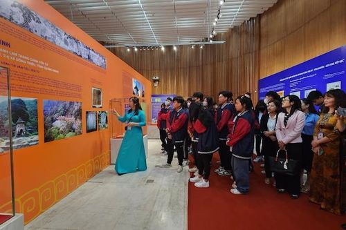 Khai mạc Trưng bày chuyên đề: 'Văn hóa nhà Trần và Phật giáo Yên Tử' tại Quảng Ninh