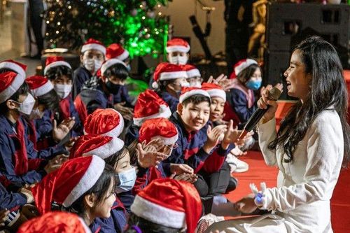 Trải nghiệm không khí 'Ngôi làng Giáng sinh' ấm áp, nhân văn