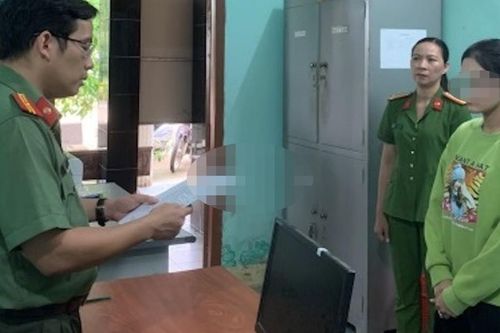 Mạo danh nhân viên ngân hàng 'hỗ trợ' người dân, chiếm đoạt tiền