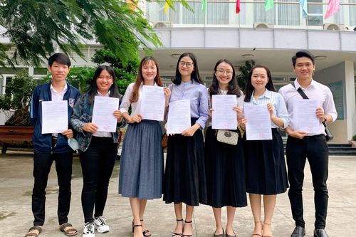 Tuyển dụng đặc cách: Chiêu hiền đãi sĩ
