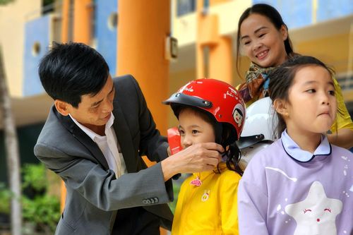 Trang bị kiến thức an toàn giao thông cho học sinh tiểu học Đắk Lắk