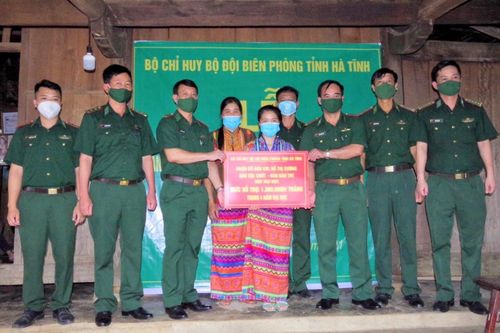 Điểm tựa vững chắc cho học sinh nghèo nơi biên giới Hà Tĩnh