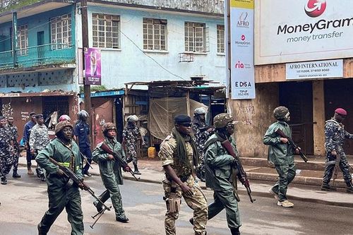 13 sĩ quan quân đội bị bắt vì âm mưu đảo chính ở Sierra Leone