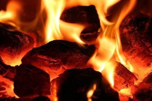 Nhập khẩu than nhiệt của Trung Quốc tăng vọt, lấn át Ấn Độ