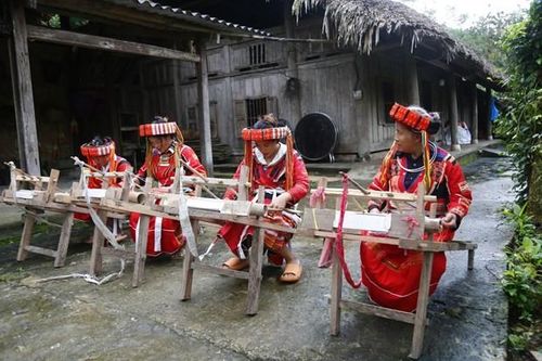 Hướng tới cải thiện chất lượng cuộc sống của người dân tộc thiểu số