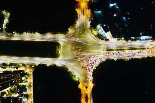 Nút giao không đèn đỏ đầu tiên ở Thủ đô hoạt động ra sao sau 1 năm thí điểm?
