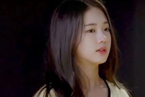 Động thái gây tranh cãi của YG với nhóm nhạc thay thế BlackPink