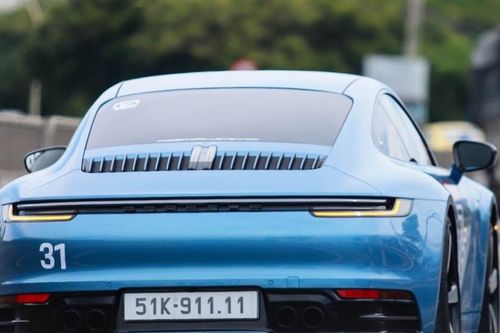 Loạt biển đẹp trúng đấu giá gắn lên siêu xe Lamborghini, Land Rover, Porsche