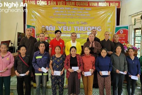 Chương trình từ thiện Mãi yêu thương trao hơn 1,4 tỷ đồng tại Nghệ An