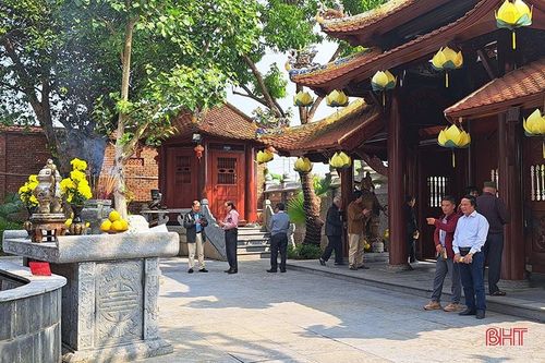 Khai mạc trại sáng tác 'Nghi Xuân, xưa và nay'