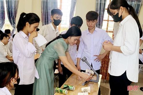 Cô giáo 'trường nghề' tâm huyết, tiên phong đổi mới phương pháp dạy học