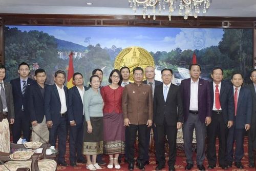 Việt Nam luôn dành tình cảm đặc biệt và ưu tiên cao nhất đối với Lào