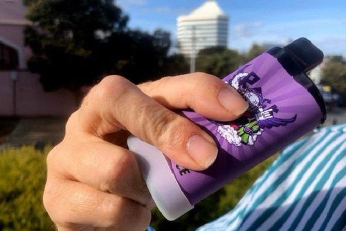 Australia cấm nhập khẩu thuốc lá điện tử dùng một lần từ 1/1/2024