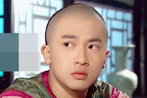 Nam chính Hoàn Châu Cách Cách 'lão hóa ngược' ở tuổi 50, suốt 30 năm vẫn 'ghim thù' 1 bạn diễn