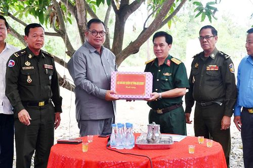 Đối ngoại để giữ vững quốc phòng - an ninh