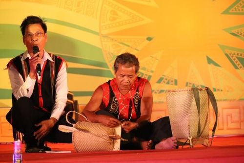 Nâng tầm quảng bá nghề thủ công truyền thống