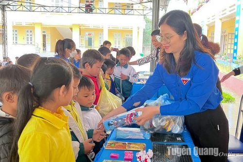 Ra quân chiến dịch 'Tình nguyện mùa đông năm 2023 - Xuân tình nguyện năm 2024' tại xã Mỹ Bằng