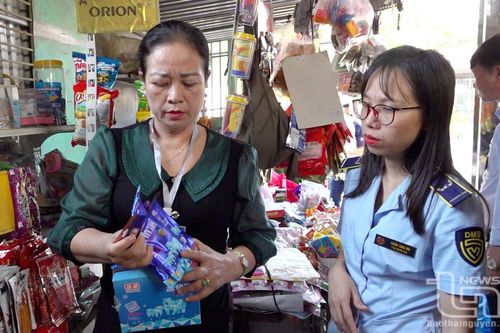 TP. Sông Công: Một số học sinh bị ngộ độc nghi do ăn kẹo 'lạ'