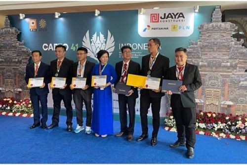 Kỹ sư EVNGENCO3 nhận Chứng chỉ kỹ sư chuyên nghiệp ASEAN năm 2023