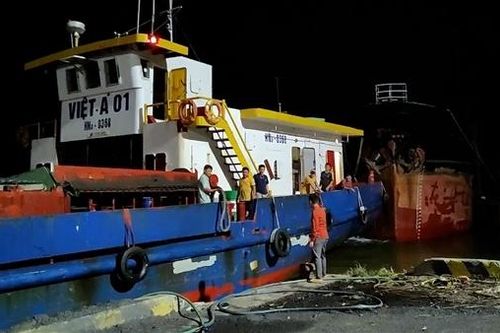 Cứu nạn kịp thời 11 người trên tàu hàng bị nạn ở vùng biển Quảng Nam