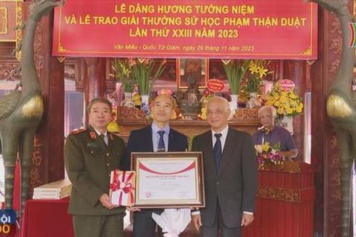 Sáu tiến sỹ được trao giải thưởng sử học cao quý