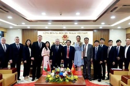 Phân viện Khoa học hình sự làm việc với Đoàn Ủy ban Giám định tư pháp Belarus